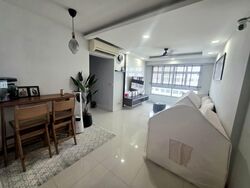 Blk 428A Floral Spring @ Yishun (Yishun), HDB 4 Rooms #556610181